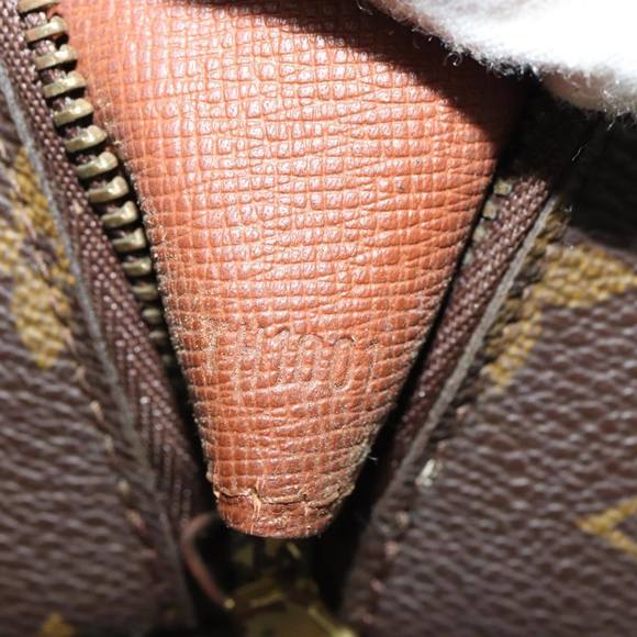 LOUIS VUITTON Monogram Trousse Demi Ronde Cosmetic Pouch M47520 LV Auth 76783 - Picture 12 of 16